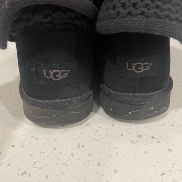 UGG SHAINA BOOT, ALL BLACK, SZ 9, GREAT CONDITION - Picture 7 of 7